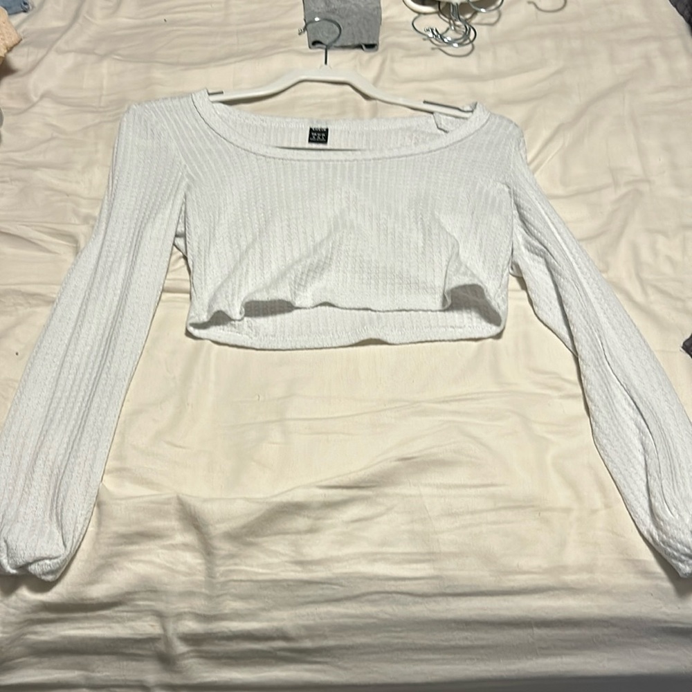 White long sleeve crop top